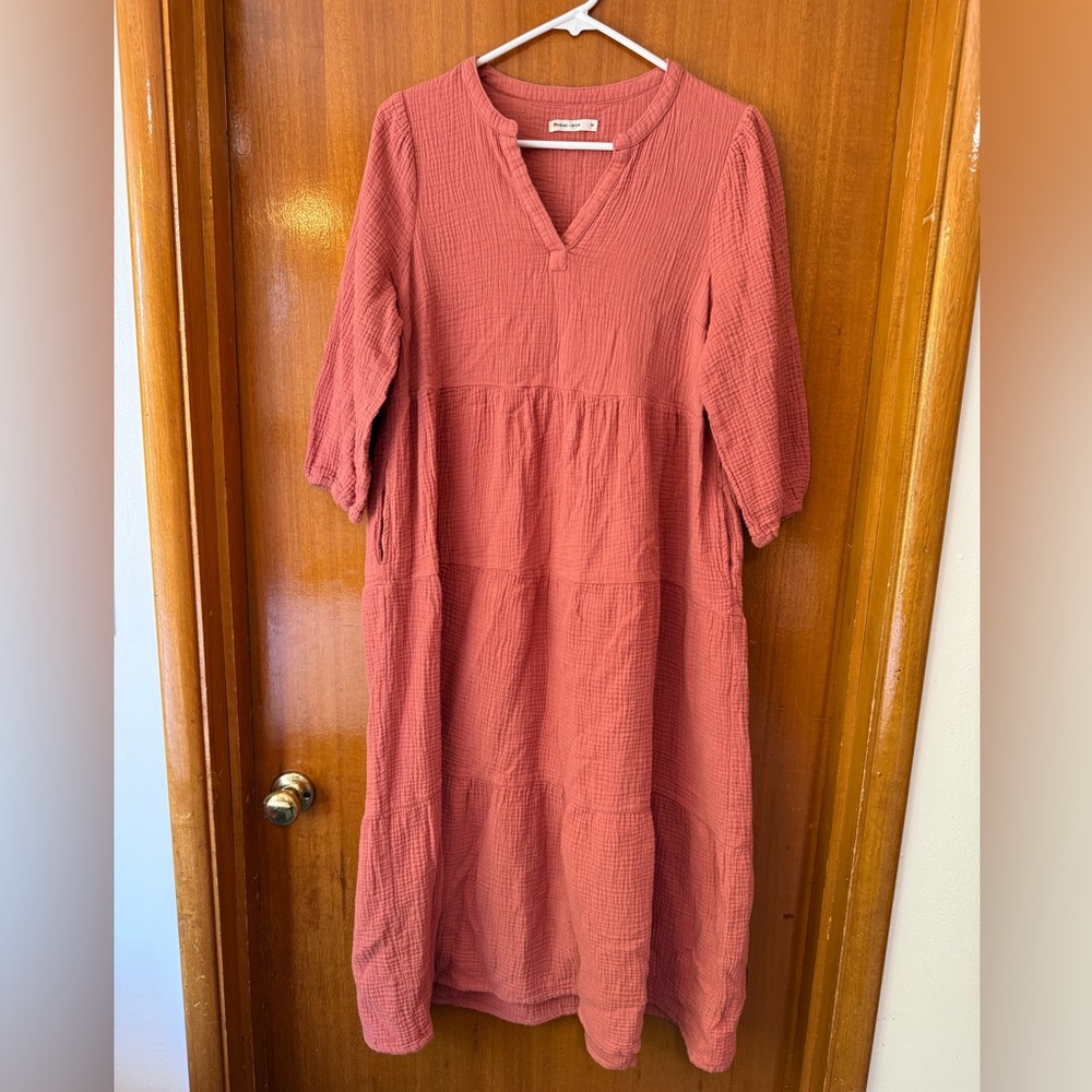 Marine Layer Coral V-Neck Tiered Summer Midi Dress with 3/4 Sleeves Size M